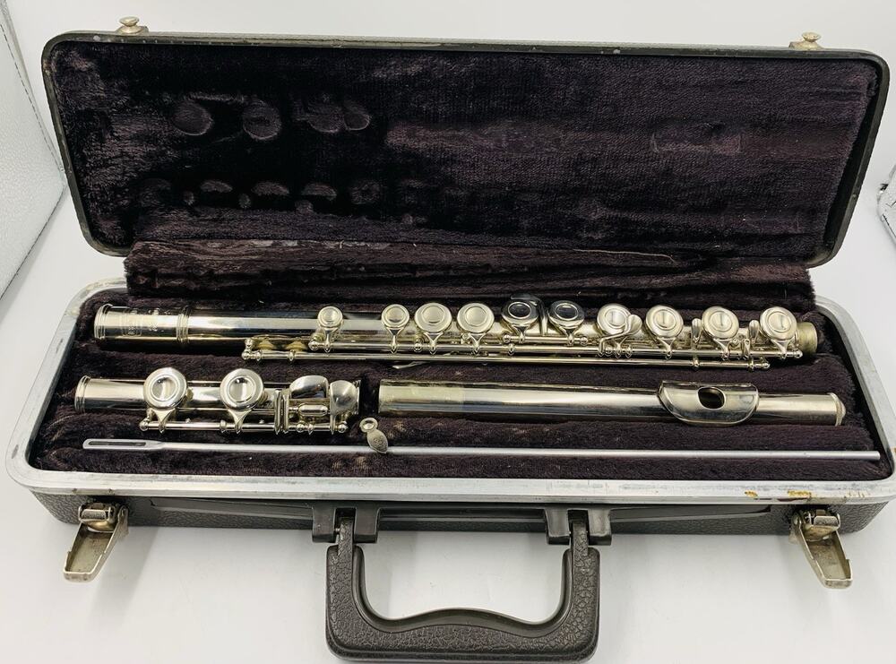 Vintage Bundy Selmer Vintage Concert Flute with Black Case Serial No 348022
